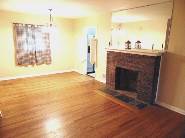 16 VARMAR DR, New Castle, DE 19720