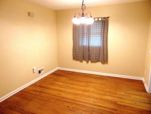 16 VARMAR DR, New Castle, DE 19720