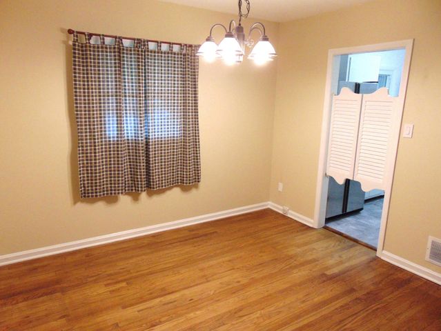 16 VARMAR DR, New Castle, DE 19720