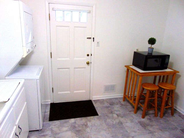 16 VARMAR DR, New Castle, DE 19720