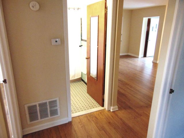 16 VARMAR DR, New Castle, DE 19720