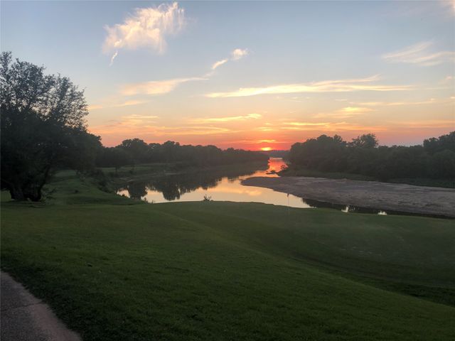 345 Sugartree Circle, Lipan, TX 76462