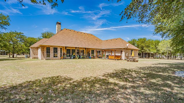 345 Sugartree Circle, Lipan, TX 76462