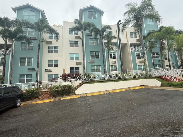 7-21 BOULEVARD DE LA MEDIA LUNA 7-21, Carolina, PR 00987