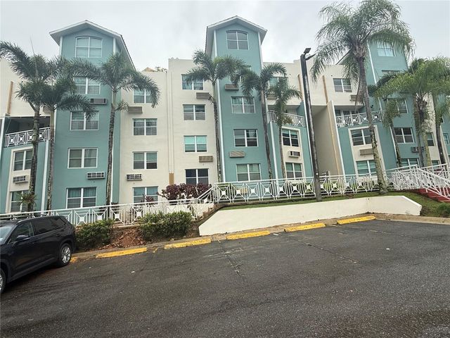 7-21 BOULEVARD DE LA MEDIA LUNA 7-21, Carolina, PR 00987