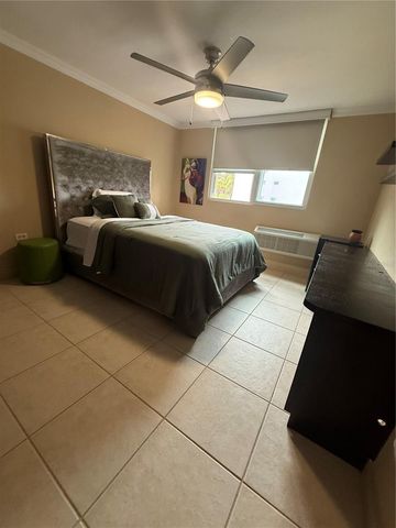 7-21 BOULEVARD DE LA MEDIA LUNA 7-21, Carolina, PR 00987