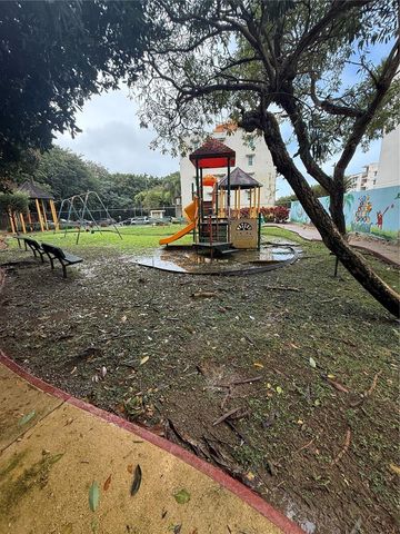 7-21 BOULEVARD DE LA MEDIA LUNA 7-21, Carolina, PR 00987
