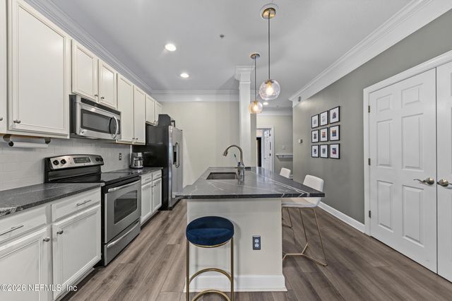 9823 TAPESTRY PARK Circle 104, Jacksonville, FL 32246