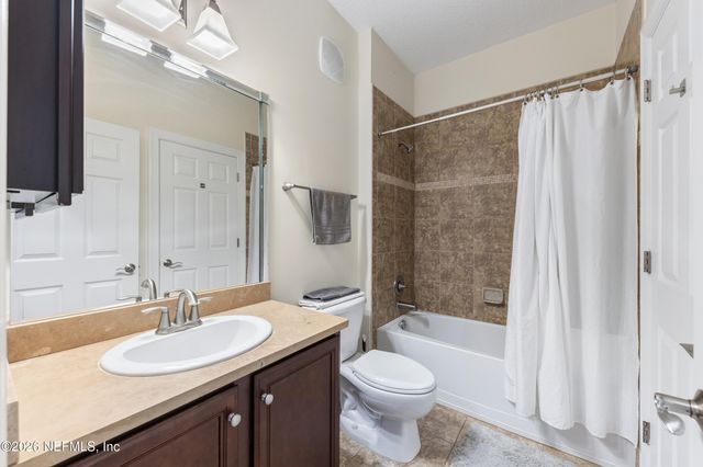 9823 TAPESTRY PARK Circle 104, Jacksonville, FL 32246
