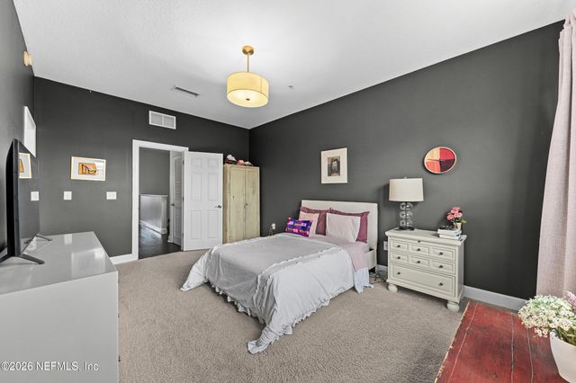 9823 TAPESTRY PARK Circle 104, Jacksonville, FL 32246