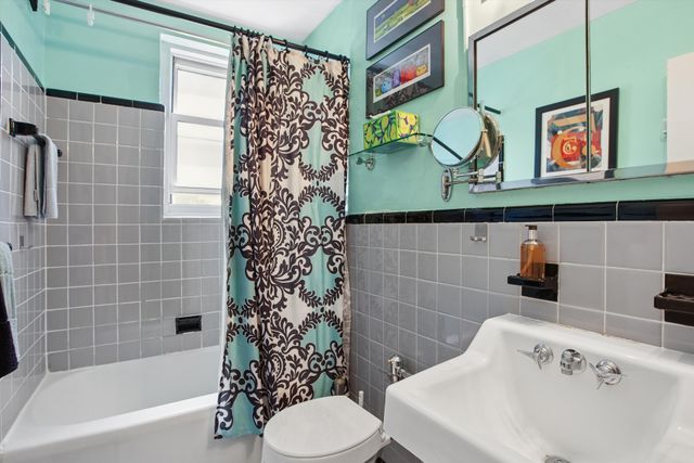 11220 72nd Dr Apt C27, New York City, NY 11375