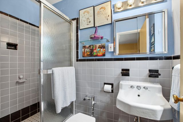 11220 72nd Dr Apt C27, New York City, NY 11375