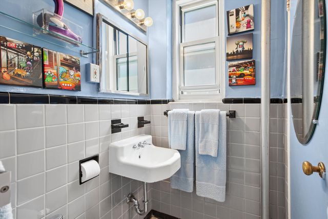 11220 72nd Dr Apt C27, New York City, NY 11375