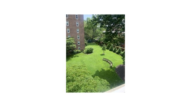 11220 72nd Dr Apt C27, New York City, NY 11375