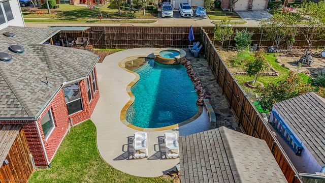 204 Leonard Way, Fate, TX 75087