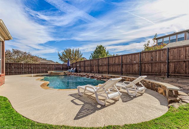 204 Leonard Way, Fate, TX 75087