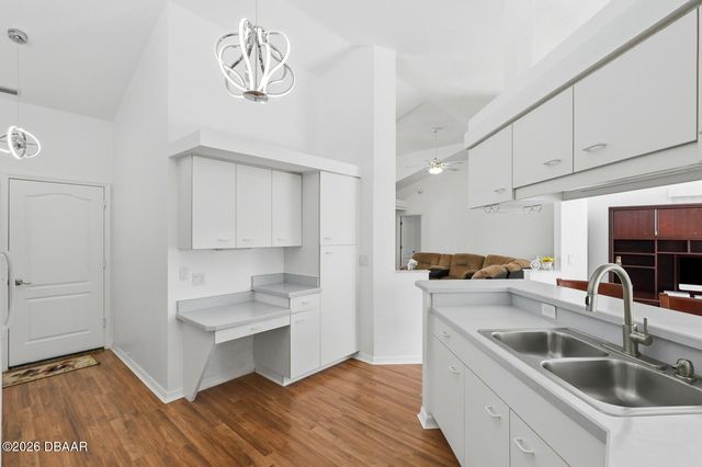 23 Old Sunbeam Drive, South Daytona, FL 32119