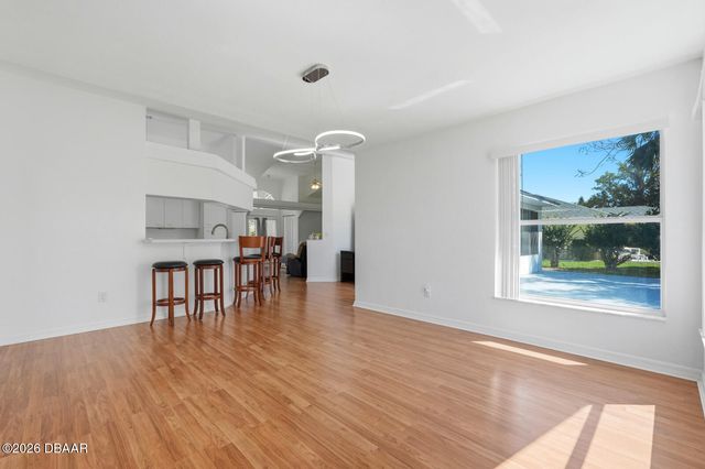 23 Old Sunbeam Drive, South Daytona, FL 32119