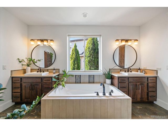 5771 Last Pointe Dr, Windsor, CO 80550