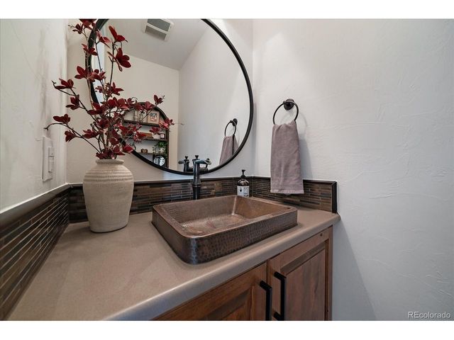 5771 Last Pointe Dr, Windsor, CO 80550