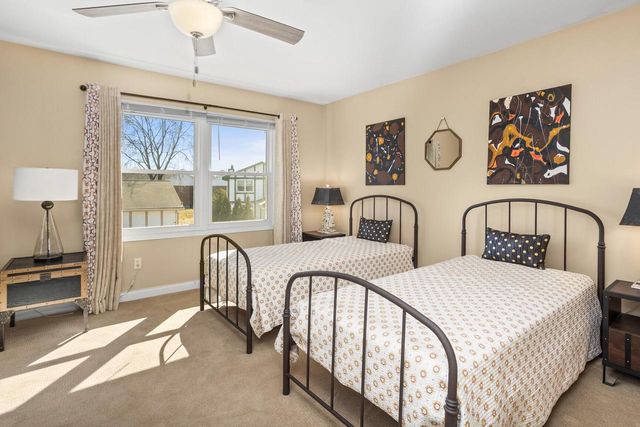 5335 S Sutton PLACE, Greenfield, WI 53221