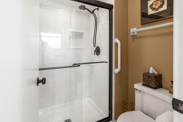 5335 S Sutton PLACE, Greenfield, WI 53221