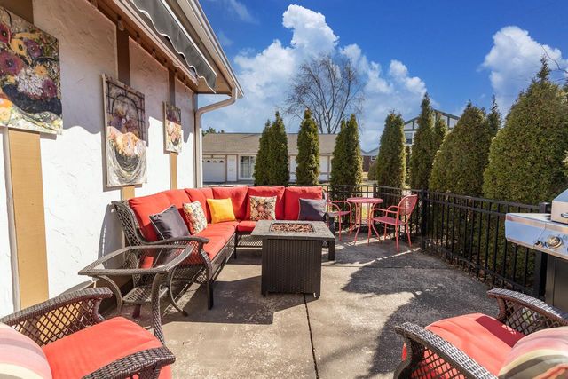 5335 S Sutton PLACE, Greenfield, WI 53221