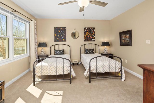 5335 S Sutton PLACE, Greenfield, WI 53221