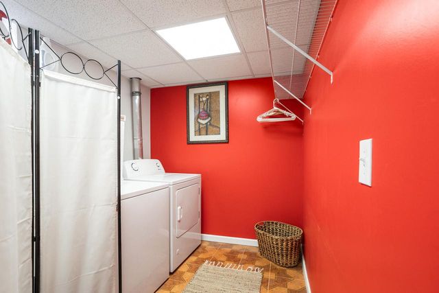 5335 S Sutton PLACE, Greenfield, WI 53221