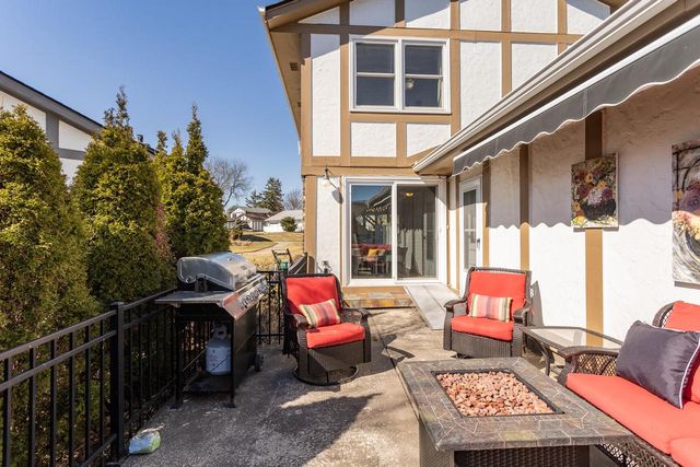 5335 S Sutton PLACE, Greenfield, WI 53221