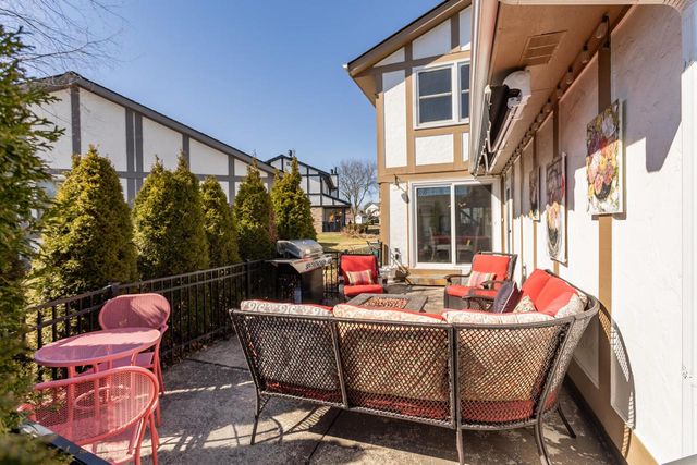 5335 S Sutton PLACE, Greenfield, WI 53221