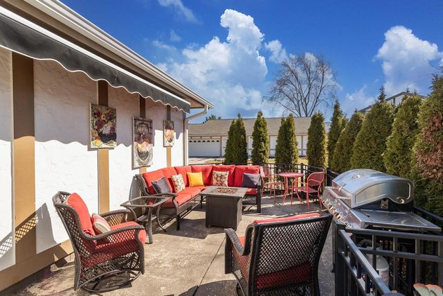 5335 S Sutton PLACE, Greenfield, WI 53221