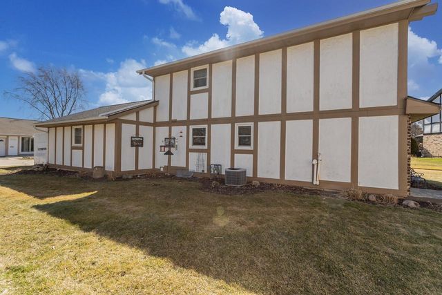 5335 S Sutton PLACE, Greenfield, WI 53221