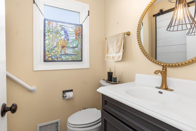 5335 S Sutton PLACE, Greenfield, WI 53221