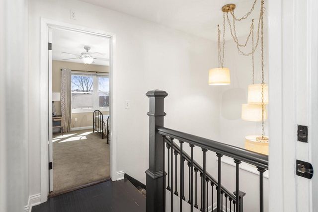 5335 S Sutton PLACE, Greenfield, WI 53221