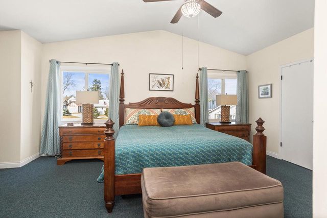 5335 S Sutton PLACE, Greenfield, WI 53221