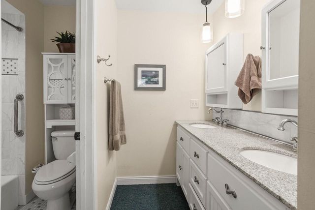 5335 S Sutton PLACE, Greenfield, WI 53221