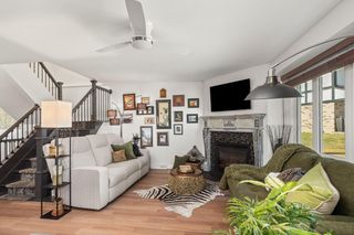 5335 S Sutton PLACE, Greenfield, WI 53221