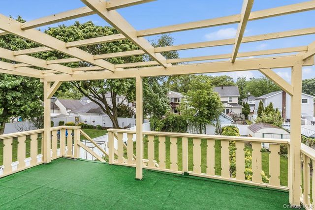 22 Wood Street, Lynbrook, NY 11563