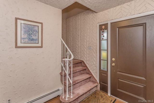 22 Wood Street, Lynbrook, NY 11563