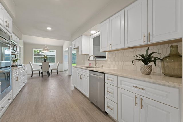 2713 Quail Ridge Drive, Carrollton, TX 75006