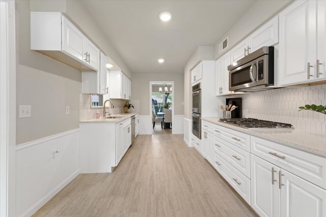 2713 Quail Ridge Drive, Carrollton, TX 75006