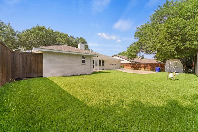 2713 Quail Ridge Drive, Carrollton, TX 75006