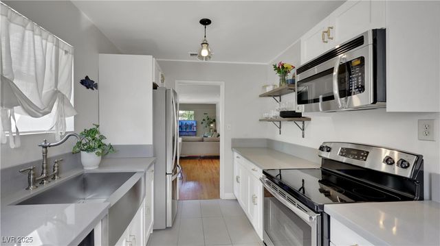 1115 Douglas Drive, Las Vegas, NV 89102