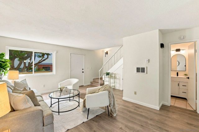 7864 Camino Raposa, San Diego, CA 92122