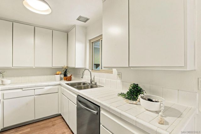 7864 Camino Raposa, San Diego, CA 92122