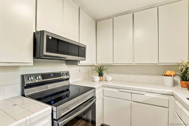 7864 Camino Raposa, San Diego, CA 92122