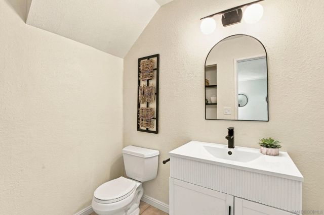 7864 Camino Raposa, San Diego, CA 92122
