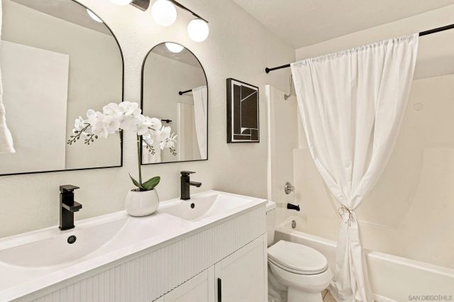 7864 Camino Raposa, San Diego, CA 92122