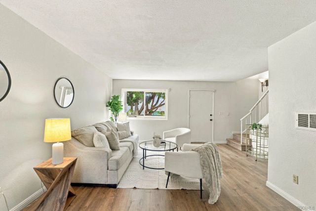 7864 Camino Raposa, San Diego, CA 92122